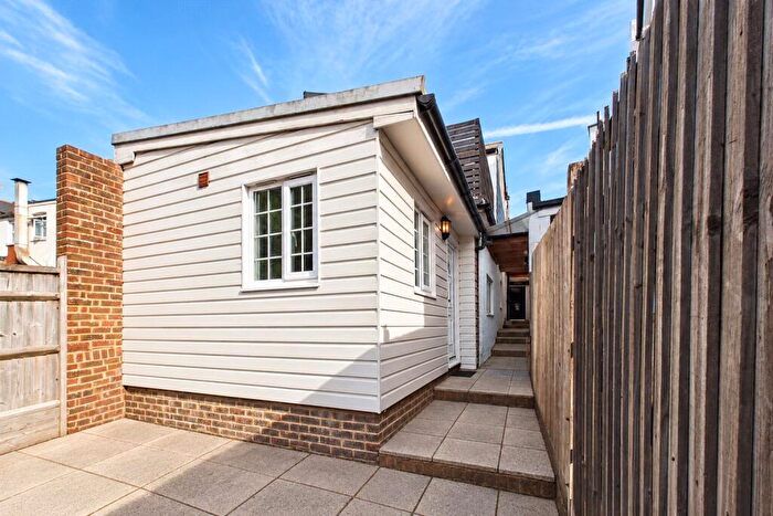 1 Bedroom Apartment To Rent In London Road, East Grinstead, West Sussex, RH19