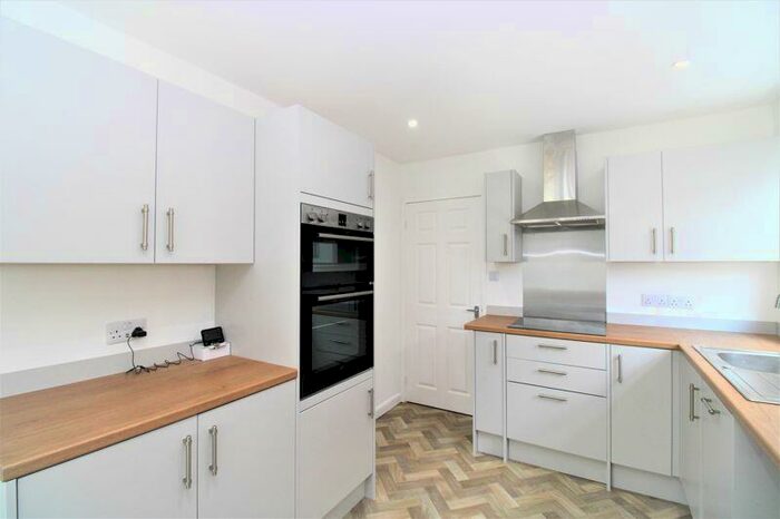 2 Bedroom Semi-Detached Bungalow For Sale In Wensleydale, Hull, HU7