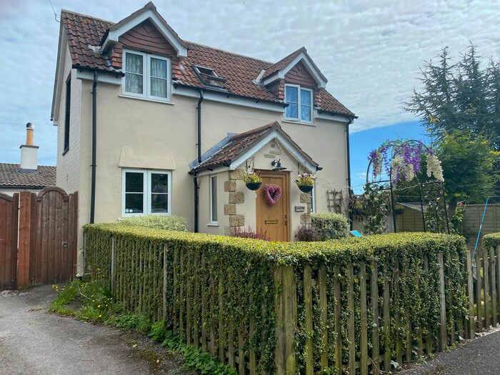 2 Bedroom Detached House To Rent In Station Road, Bristol, BS39
