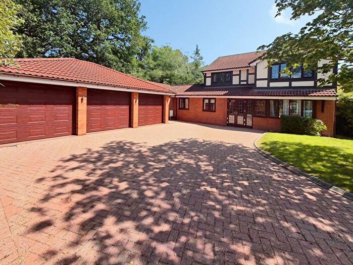 5 Bedroom Detached House To Rent In Hartington Close, Dorridge, B93