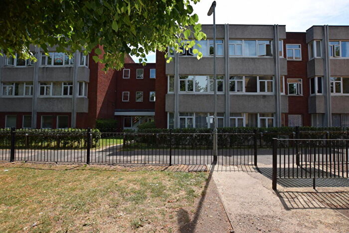2 Bedroom Apartment To Rent In Grammar School Walk, Huntingdon, PE29