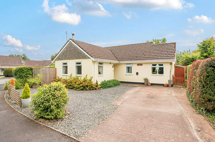 4 Bedroom Bungalow For Sale In Lakelands Close, Witheridge, Tiverton, Devon, EX16