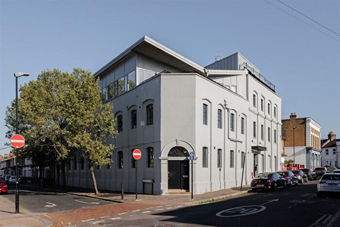 1 Bedroom Flat For Sale In London Road, Plaistow, E13