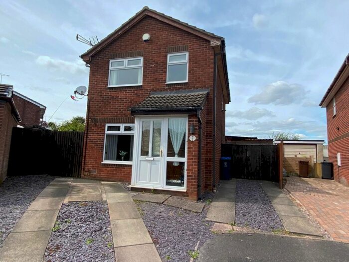 3 Bedroom Property To Rent In Sandown Close, Cheadle, Stoke-On-Trent, ST10