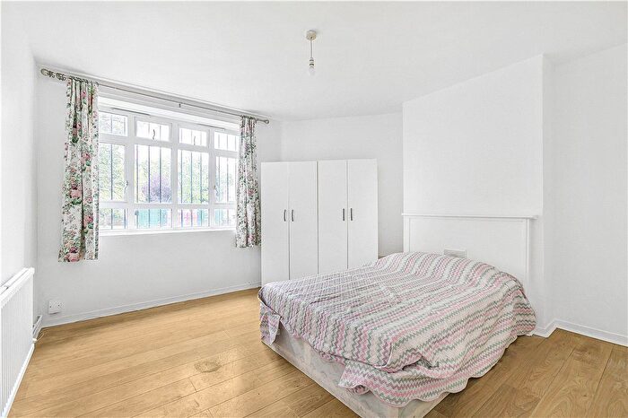 3 Bedroom Flat To Rent In Pearfield House, London, N5