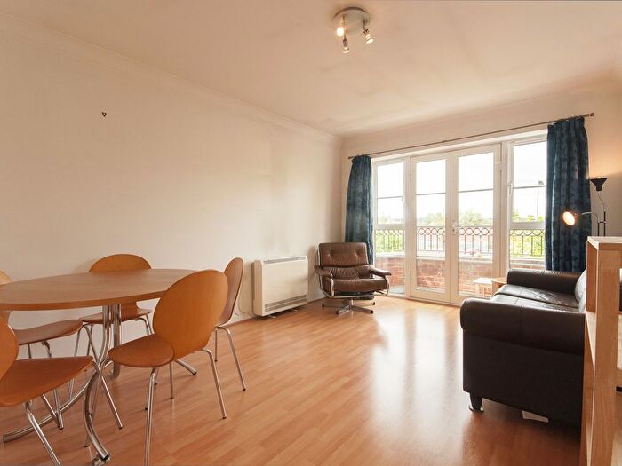 2 Bedroom Flat To Rent In Becket Street, Central Oxford, OX1