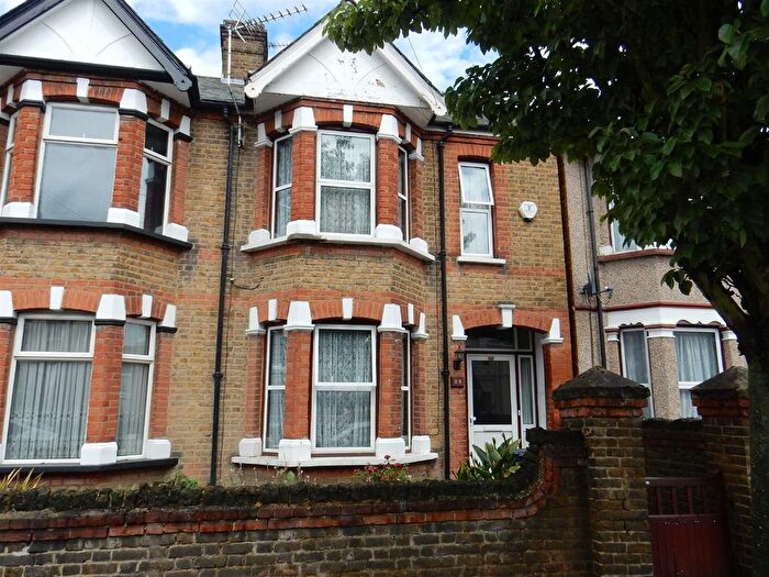 3 Bedroom End Of Terrace House To Rent In Leonard Road, Southall, UB2