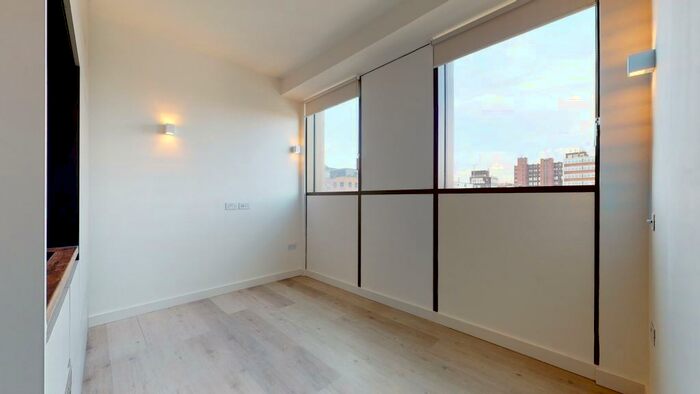 Studio To Rent In George Street, LU1