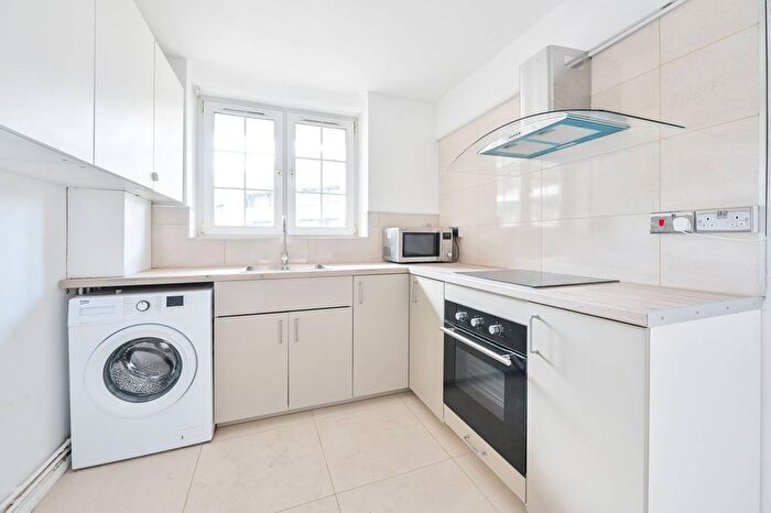 3 Bedroom Flat For Sale In Weston Street, London Bridge, London, SE1
