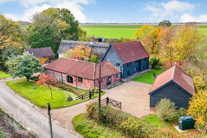 4 Bedroom Barn Conversion For Sale In Pristow Green Lane, Tibenham, Norwich, NR16