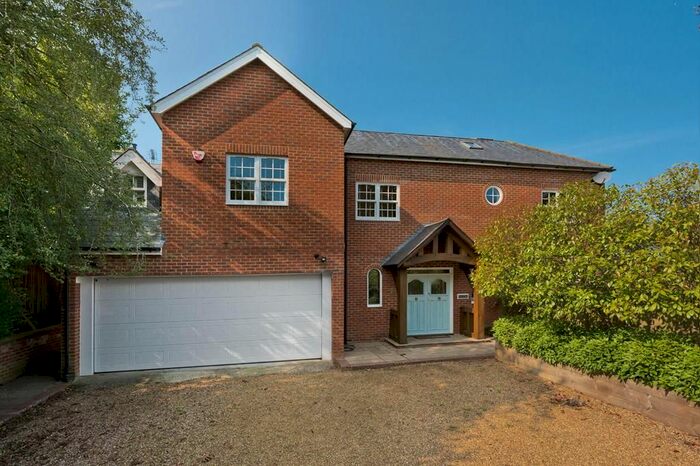 6 Bedroom Detached House To Rent In Northcroft Close, Englefield Green, TW20