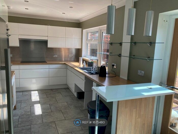 3 Bedroom Semi-Detached House To Rent In Dene Holm Road, Northfleet, Gravesend, DA11