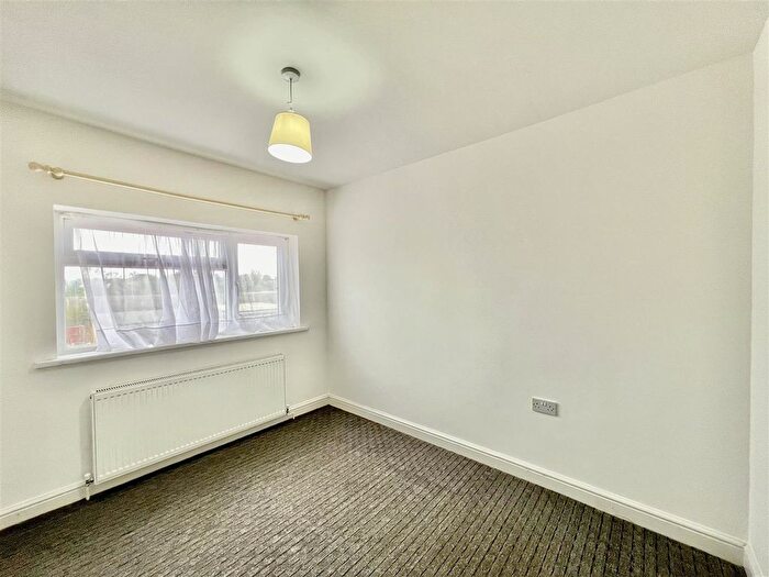 3 Bedroom Semi-Detached House To Rent In Durham Road, Feltham, TW14