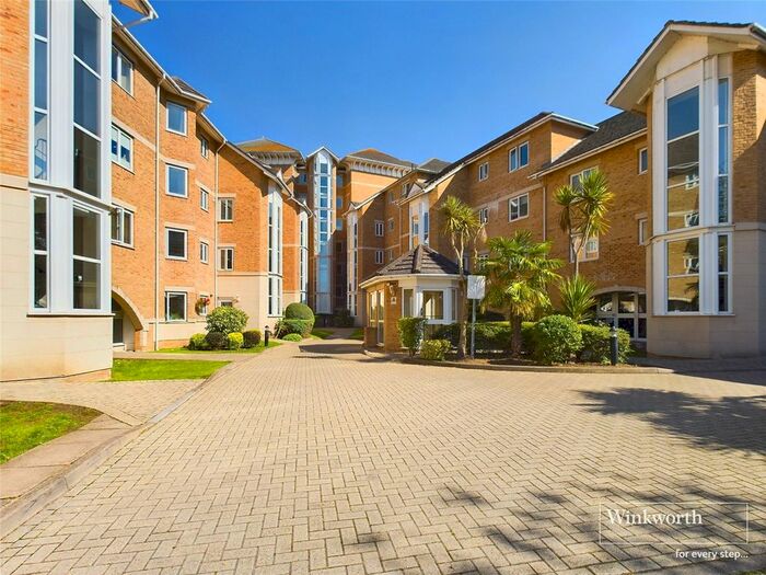 3 Bedroom Flat To Rent In Blakes Quay, Gas Works Road, Reading, Berkshire, RG1