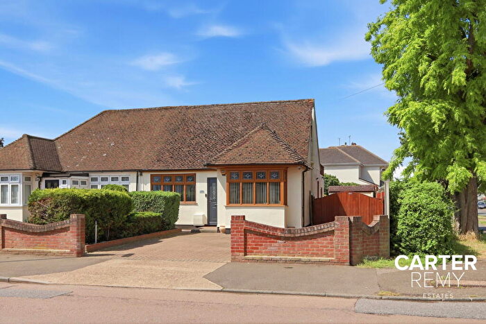 3 Bedroom Semi-Detached House For Sale In Blackshots Lane, Grays, RM16