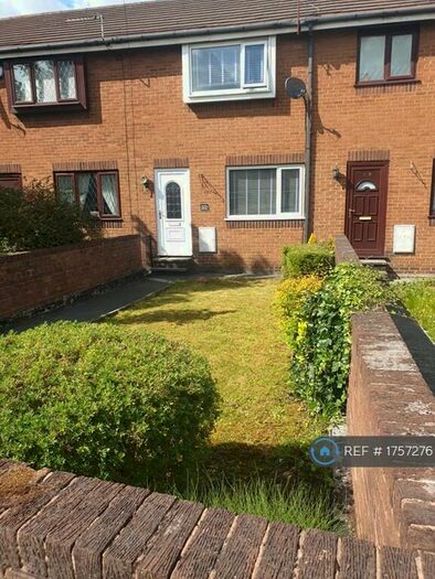 2 Bedroom Terraced House To Rent In Walshaw Road, Bury, BL8
