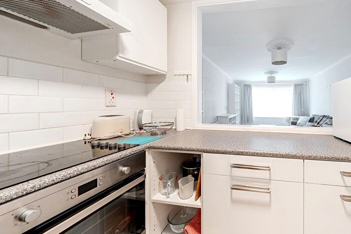 1 Bedroom Flat To Rent In Willow Grove, Chislehurst, BR7