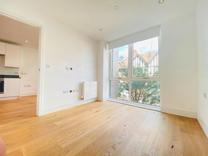 1 Bedroom Flat To Rent In Central Cross Apartments, South End, CR0