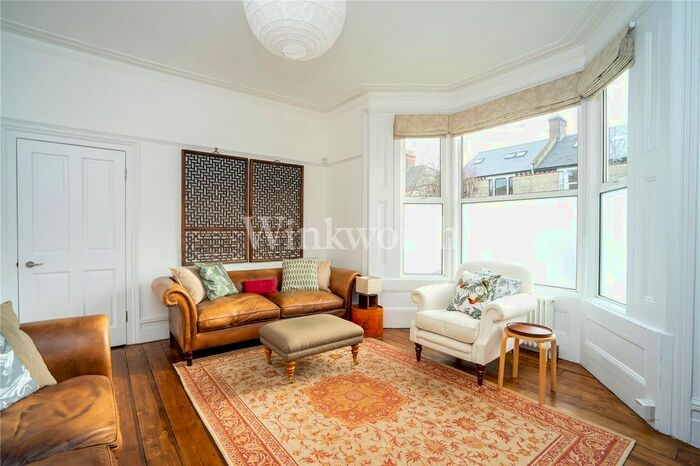 3 Bedroom Semi-Detached House To Rent In The Avenue, Hornsey, London, N8