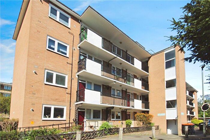 1 Bedroom Flat To Rent In Windlesham Grove, London, SW19