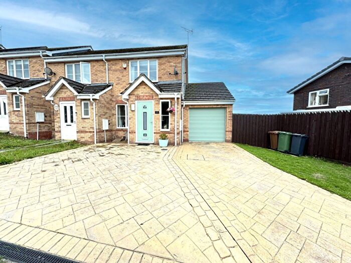 2 Bedroom Town House For Sale In Stroud Avenue, Willenhall, WV12