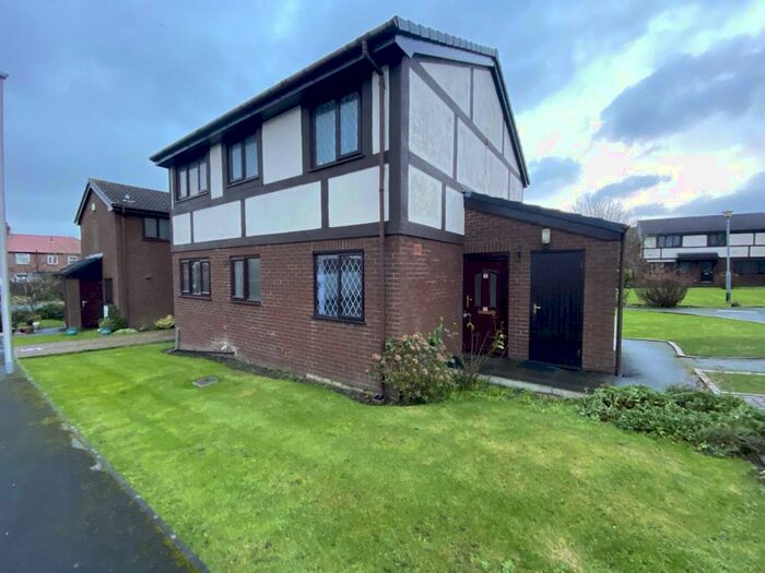 2 Bedroom Flat To Rent In Dalkeith Avenue, Blackpool, FY3