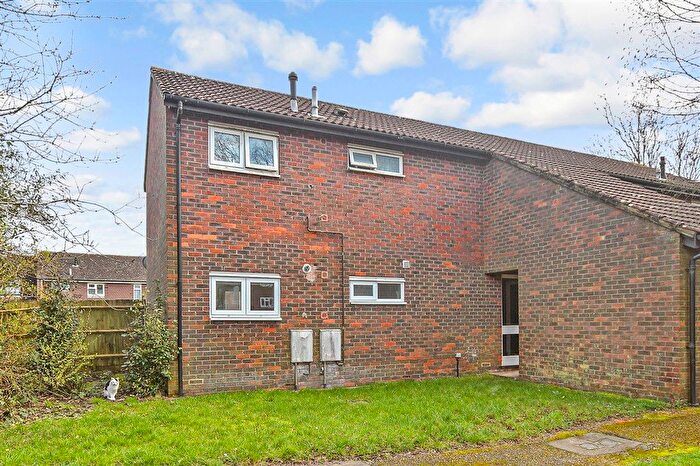 1 Bedroom Flat For Sale In Capricorn Close, Crawley, West Sussex, RH11