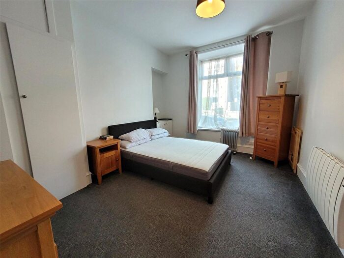 1 Bedroom Flat To Rent In Irvine Place, City Centre, Aberdeen, AB10