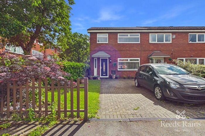 3 Bedroom End Of Terrace House For Sale In Liverpool Close, Stockport, Greater Manchester, SK5