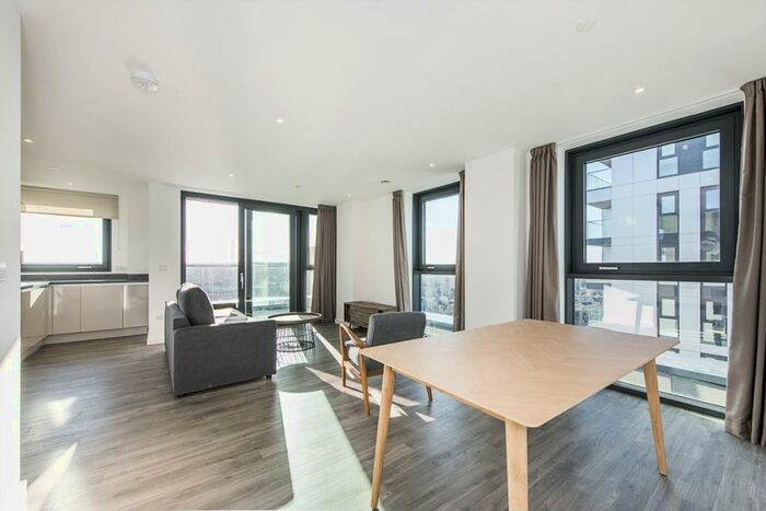 3 Bedroom Apartment To Rent In Sutton Court Road Sutton, SM1