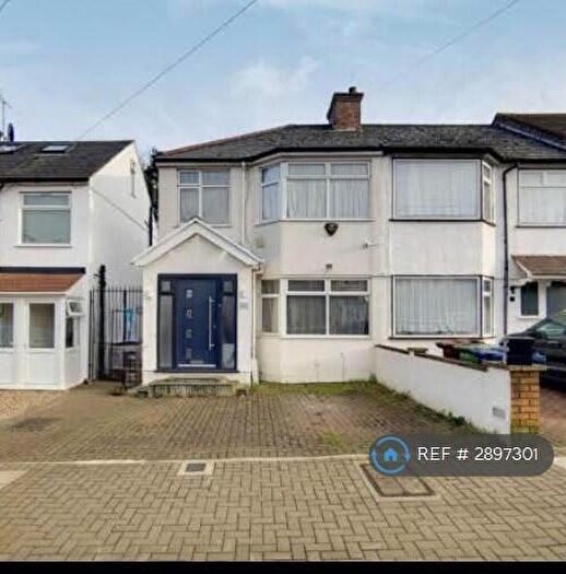 4 Bedroom End Of Terrace House To Rent In Crofts Road, Harrow, HA1