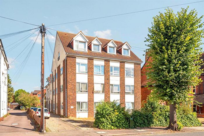 2 Bedroom Flat For Sale In Shakespeare Road, Bedford, MK40