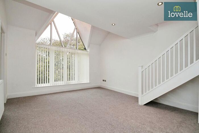 2 Bedroom Flat For Sale In Grosvenor Crescent, Grimsby, DN32