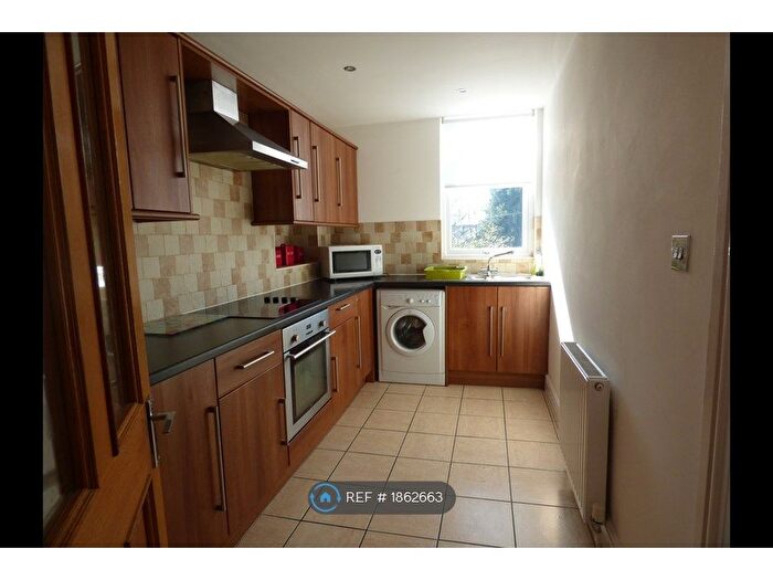 2 Bedroom Flat To Rent In Longmoor Lane, Liverpool, L9
