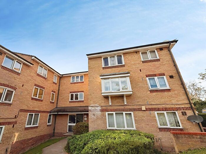 Studio To Rent In Shorwell Court, Oakhill Road, Purfleet, RM19