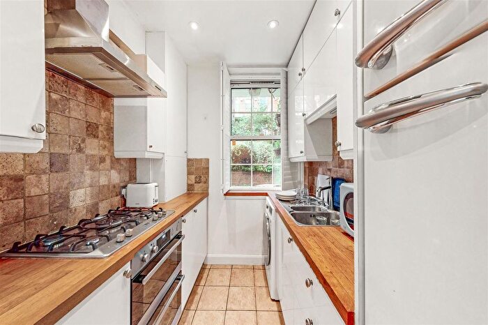 1 Bedroom Flat To Rent In Purbrook Estate, Tower Bridge, SE1