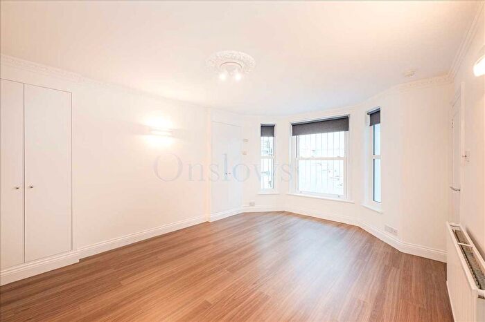 Studio To Rent In Elsham Road, London, W14