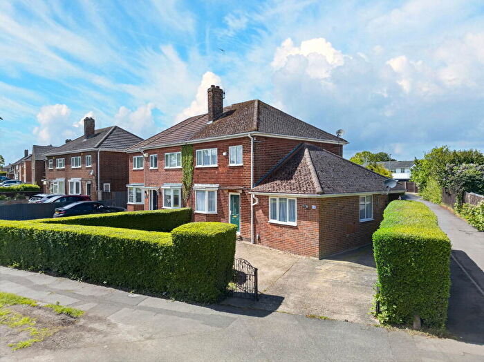 4 Bedroom Semi-Detached House For Sale In Rowlett Road, Corby, NN17