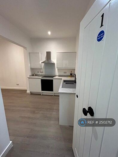 1 Bedroom Flat To Rent In Villett Street, Swindon, SN1