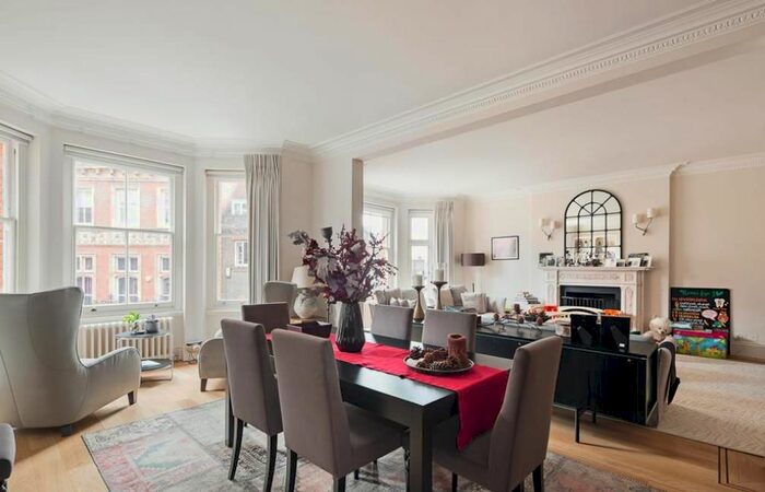 3 Bedroom Flat To Rent In George Street, Marylebone, London, W1H