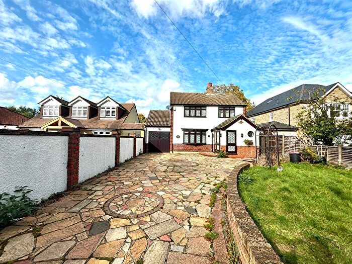 3 Bedroom Detached House To Rent In Frays Avenue, West Drayton, UB7