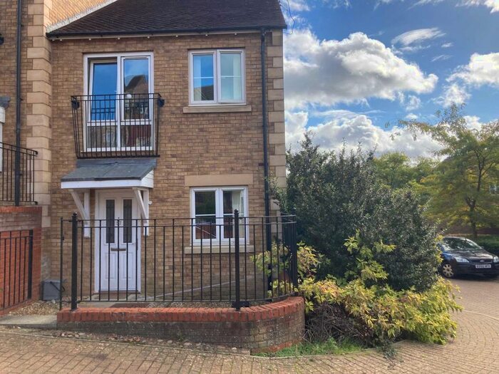1 Bedroom Flat To Rent In Rosemary Drive, Banbury, OX16