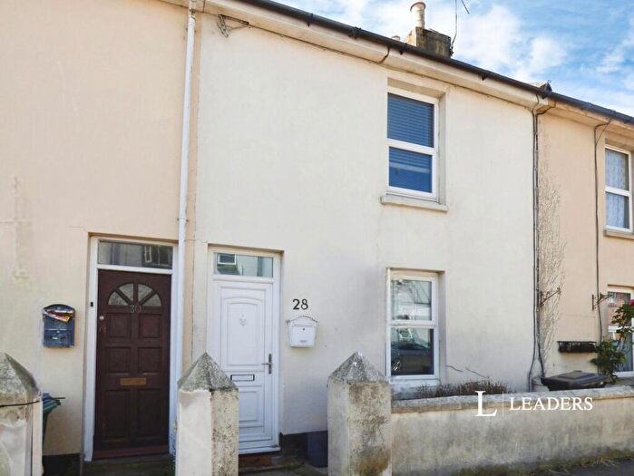 2 Bedroom House To Rent In North Street, Wick, Littlehampton, BN17