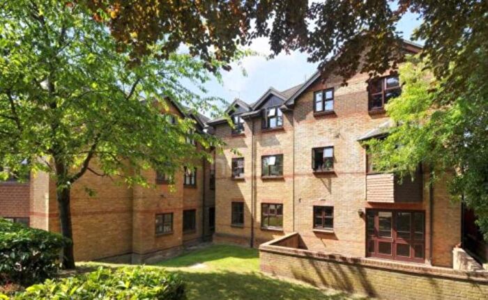 2 Bedroom Maisonette To Rent In Cedar Road, Sutton, Surrey, SM2