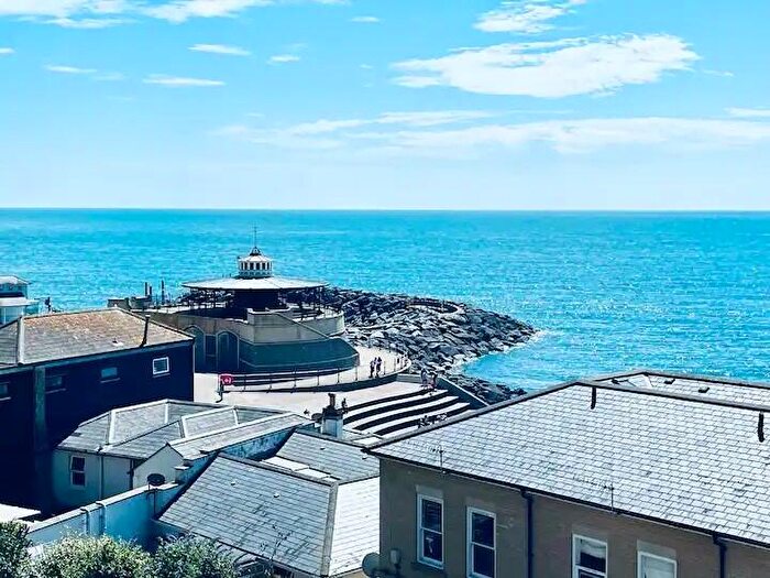 3 Bedroom Apartment To Rent In Esplanade Road, Ventnor, PO38