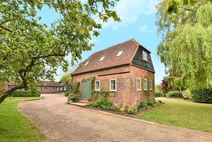 1 Bedroom Barn Conversion To Rent In Leigh, Tonbridge, TN11