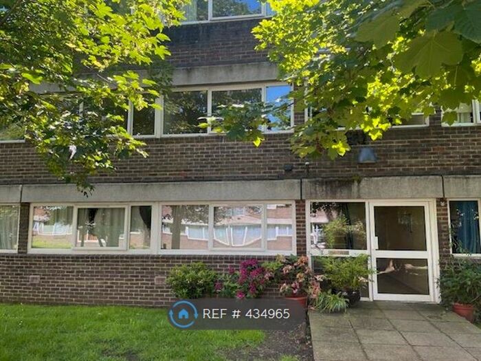 3 Bedroom Flat To Rent In Chessington Road, Ewell, Epsom, KT17