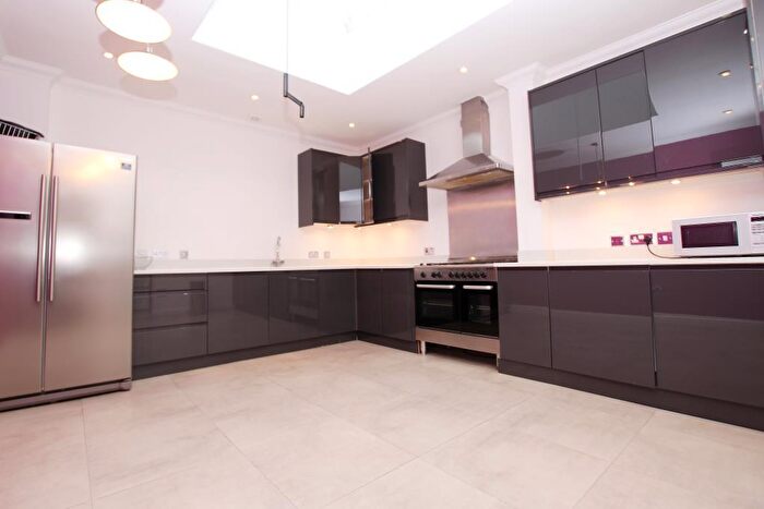 2 Bedroom Penthouse To Rent In Penthouse Apartment - Jubilee Mansions, Thorpe Road, Peterborough, PE3