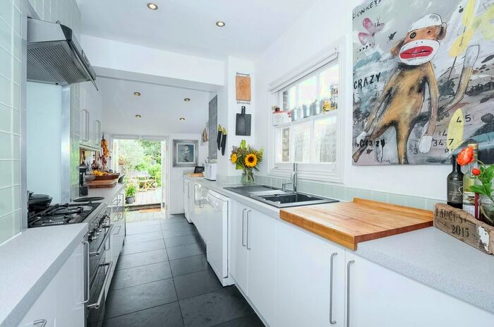 2 Bedroom Terraced House To Rent In Bexley Street, Windsor, SL4