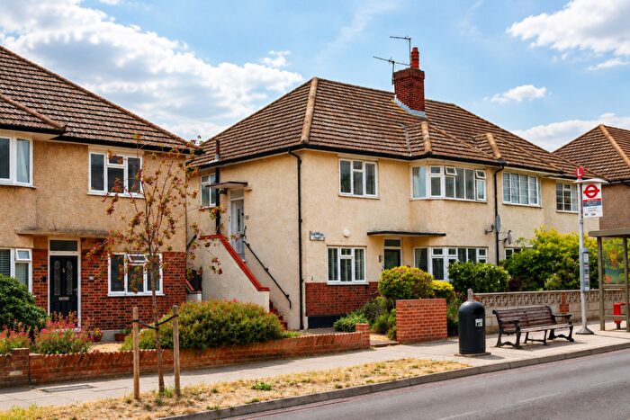 2 Bedroom Maisonette For Sale In Sherwood Court, High Street, West Wickham, BR4